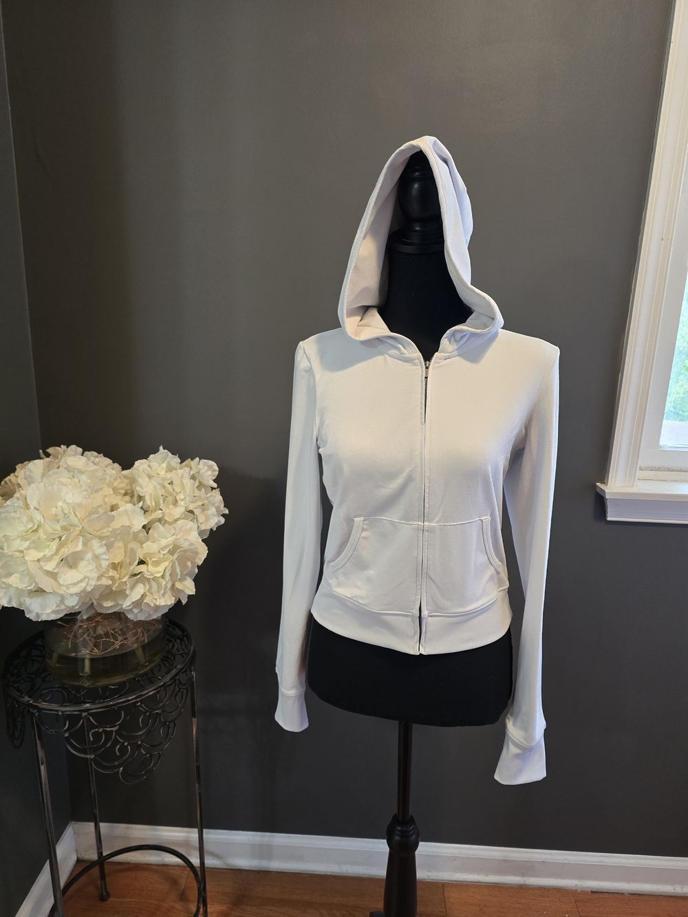 Vuori White Mini Full Zip Hoodie Small
